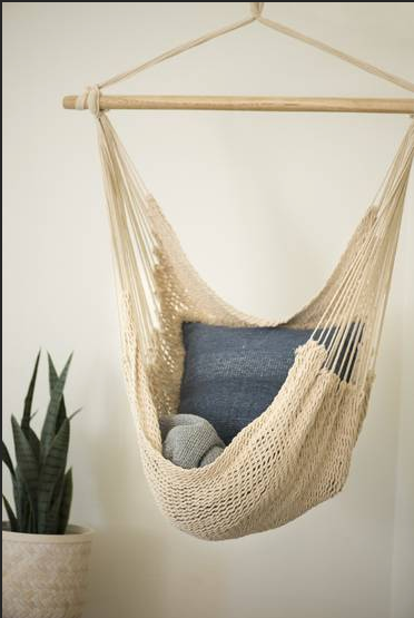 Kopi av FanniK Hängstol, vävd, naturvit