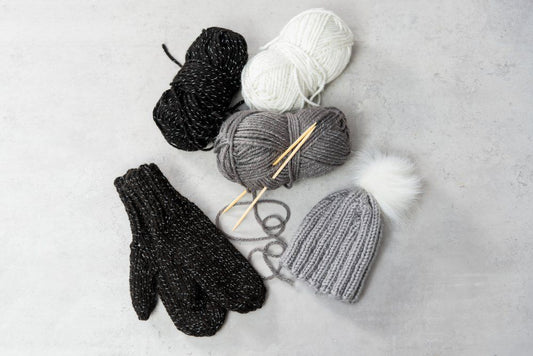 Kehrä Reflekterande stickgarn svart 100 g